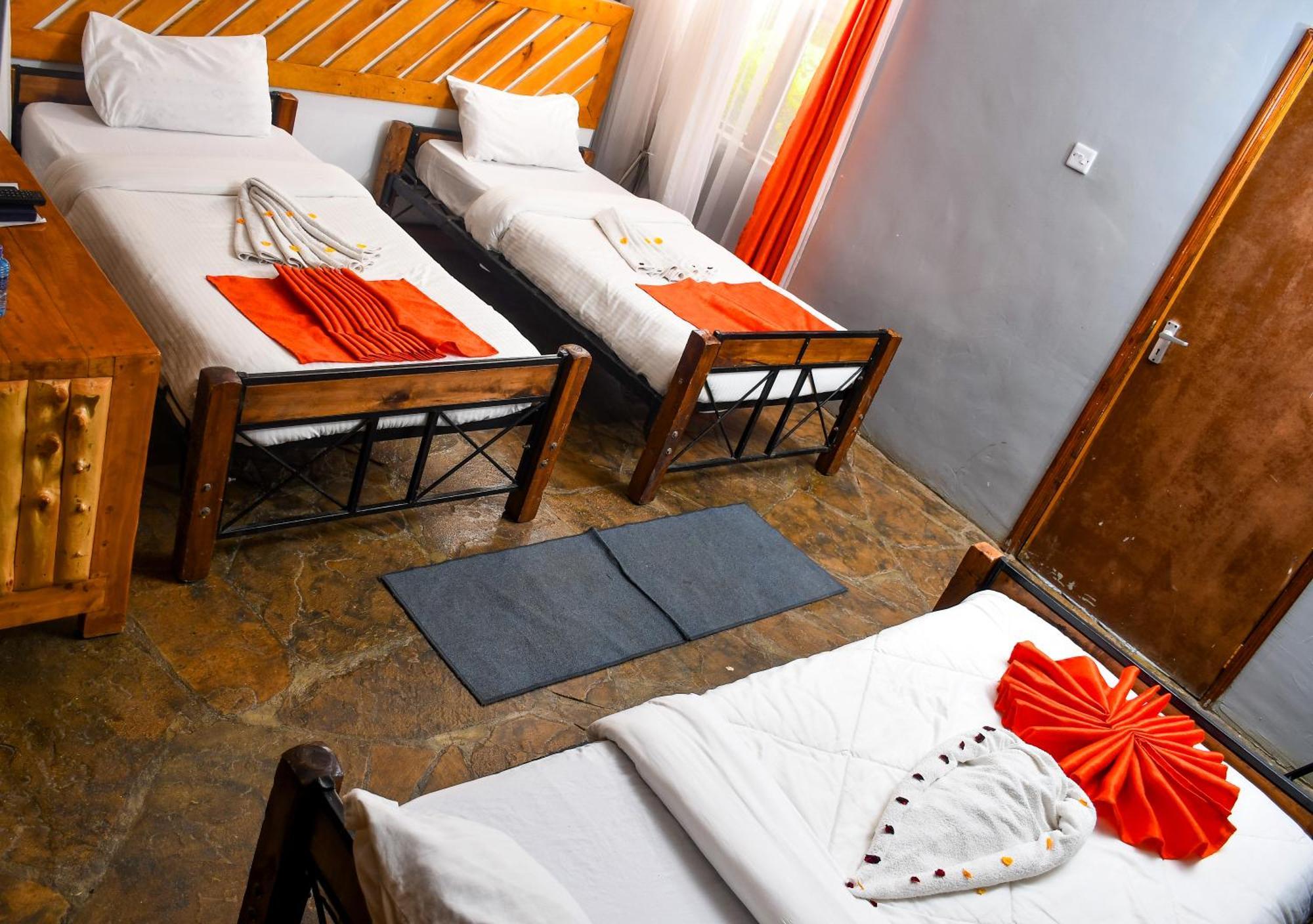 Dovenest Lodge